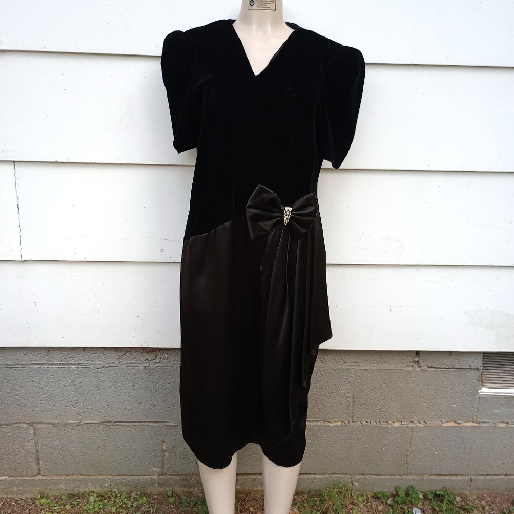 Vintage Filigree Black Statement Bow Dress